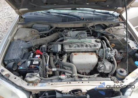 2001 Honda Accord 2.3 Lx from USA, damaged, VIN 1HGCG66511A105271